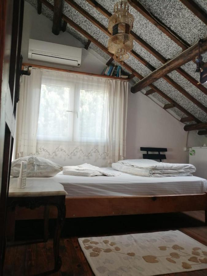 Ecer Pansiyon คูซาดาซี ภายนอก รูปภาพ